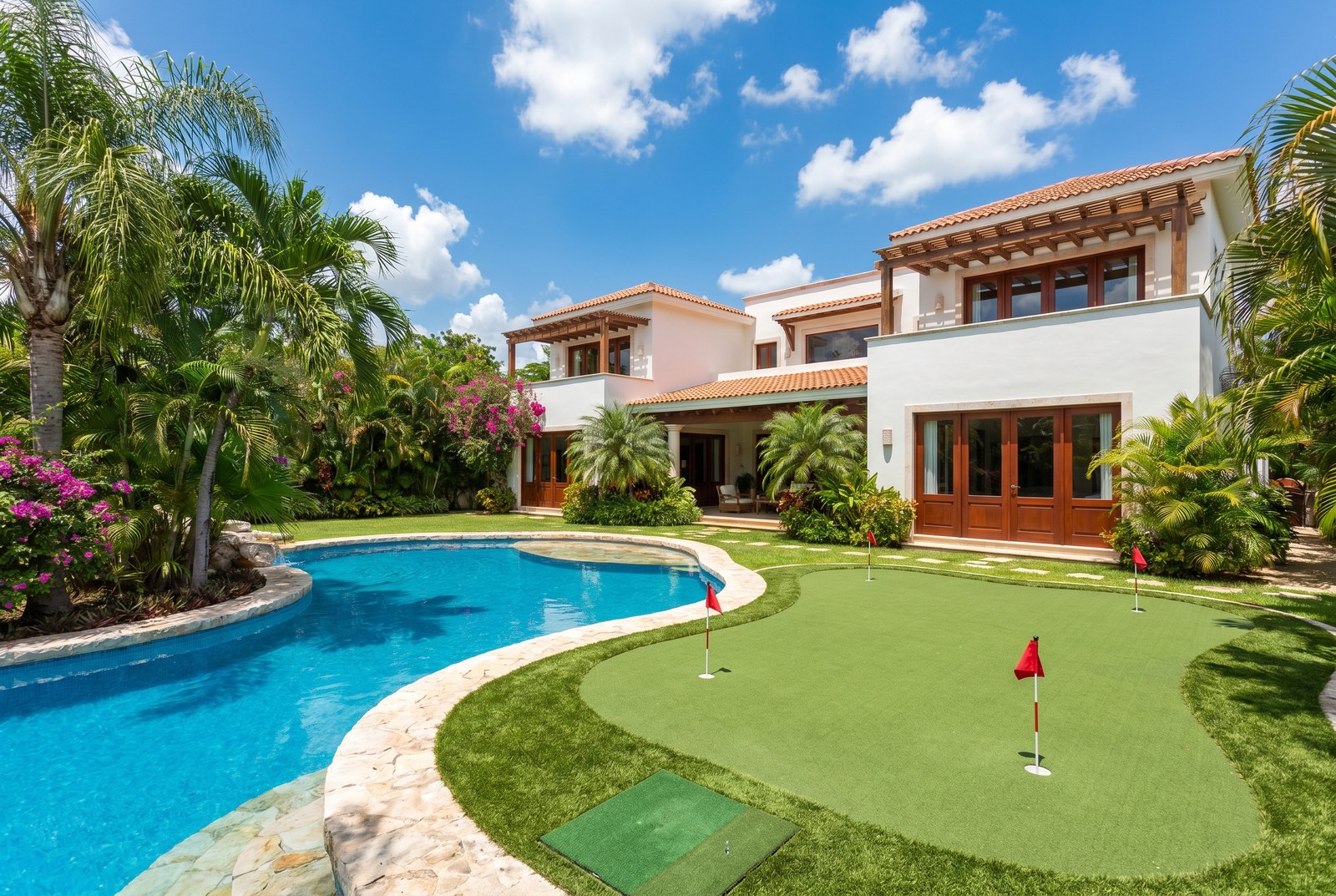 Putting greens residenciales en Mérida, Cancún, Tulum y Riviera Maya — sureste premium